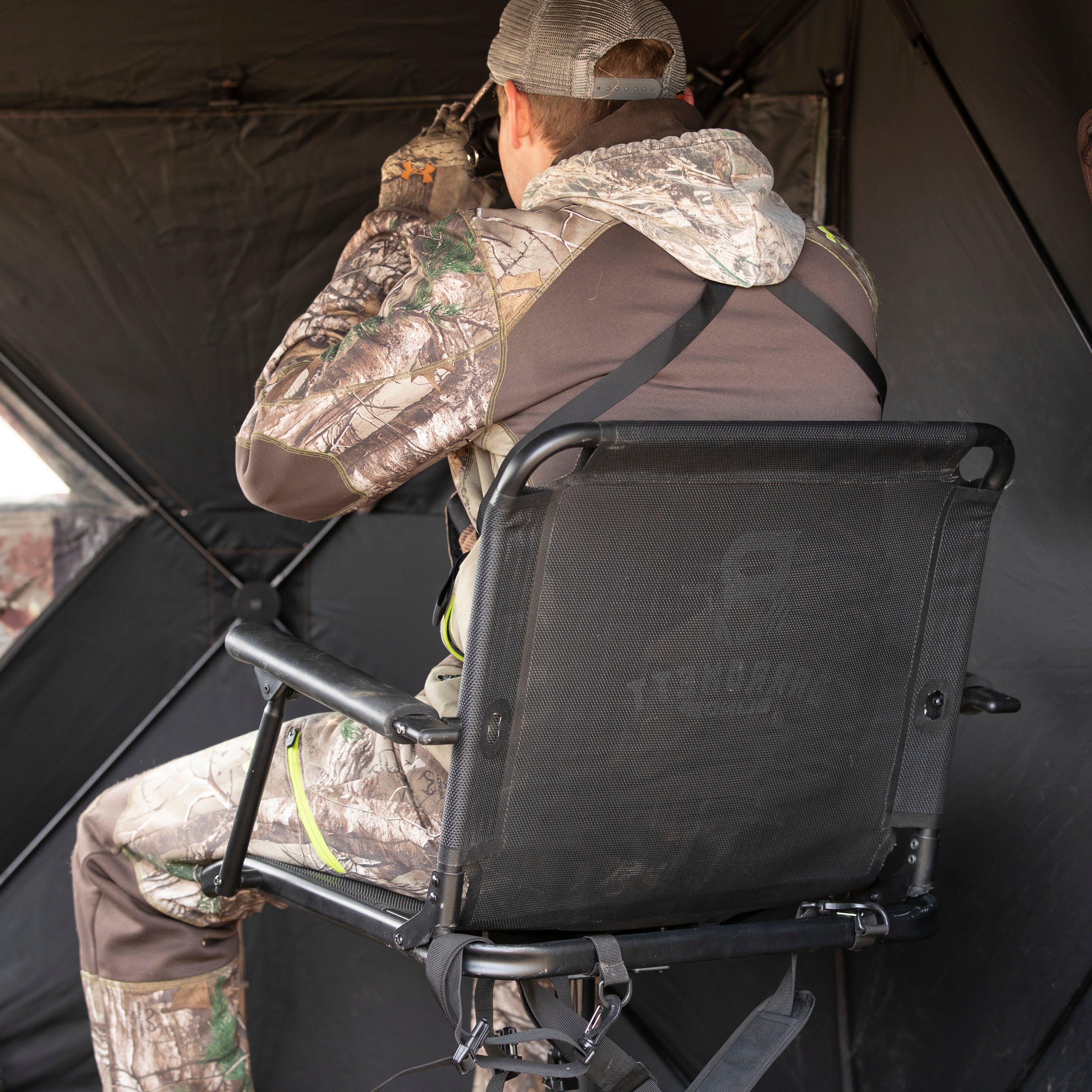 360 Deluxe Wide Chair